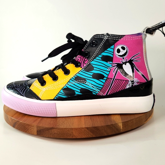 Tim Burton The Nightmare Before Christmas Size 6 1/2 Med Top Sneakers DISNEY NWT - Picture 6 of 17